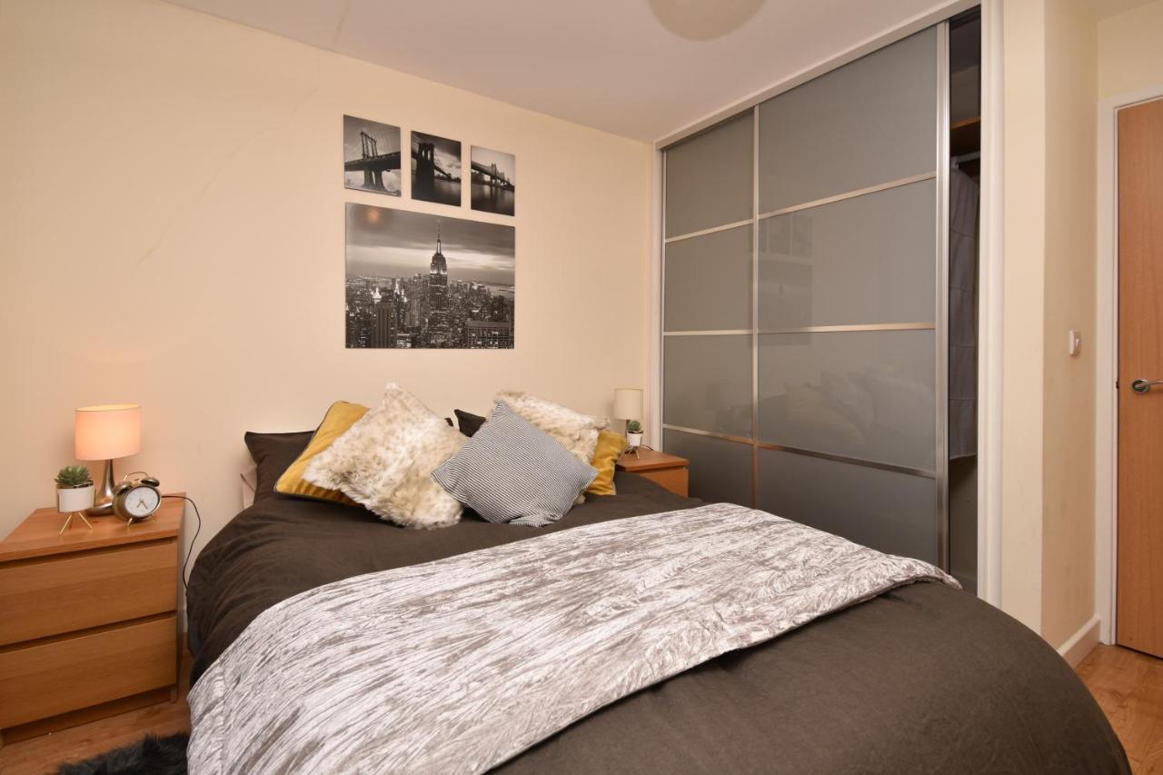 Apartamento The Hub - Spacious, Bright And Modern With Free Parking Milton Keynes Exterior foto