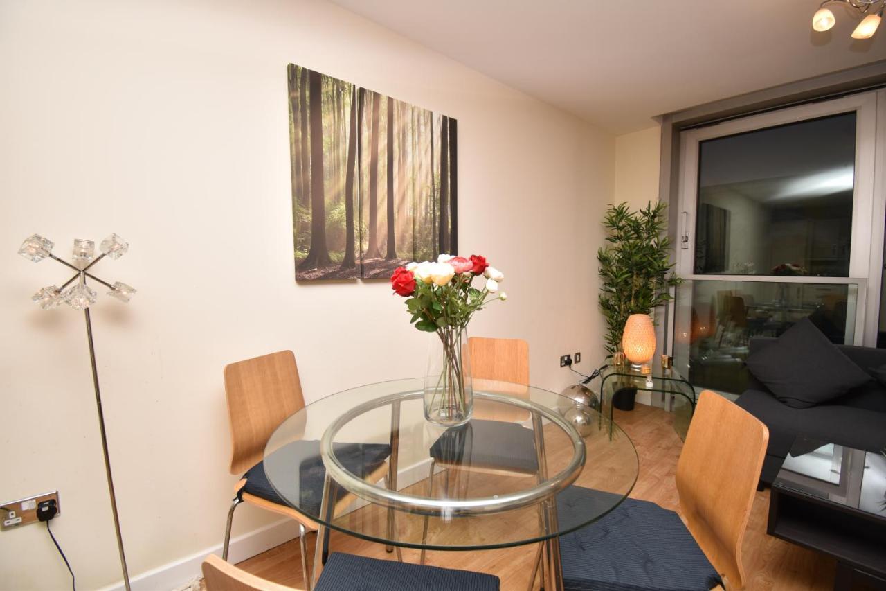 Apartamento The Hub - Spacious, Bright And Modern With Free Parking Milton Keynes Exterior foto